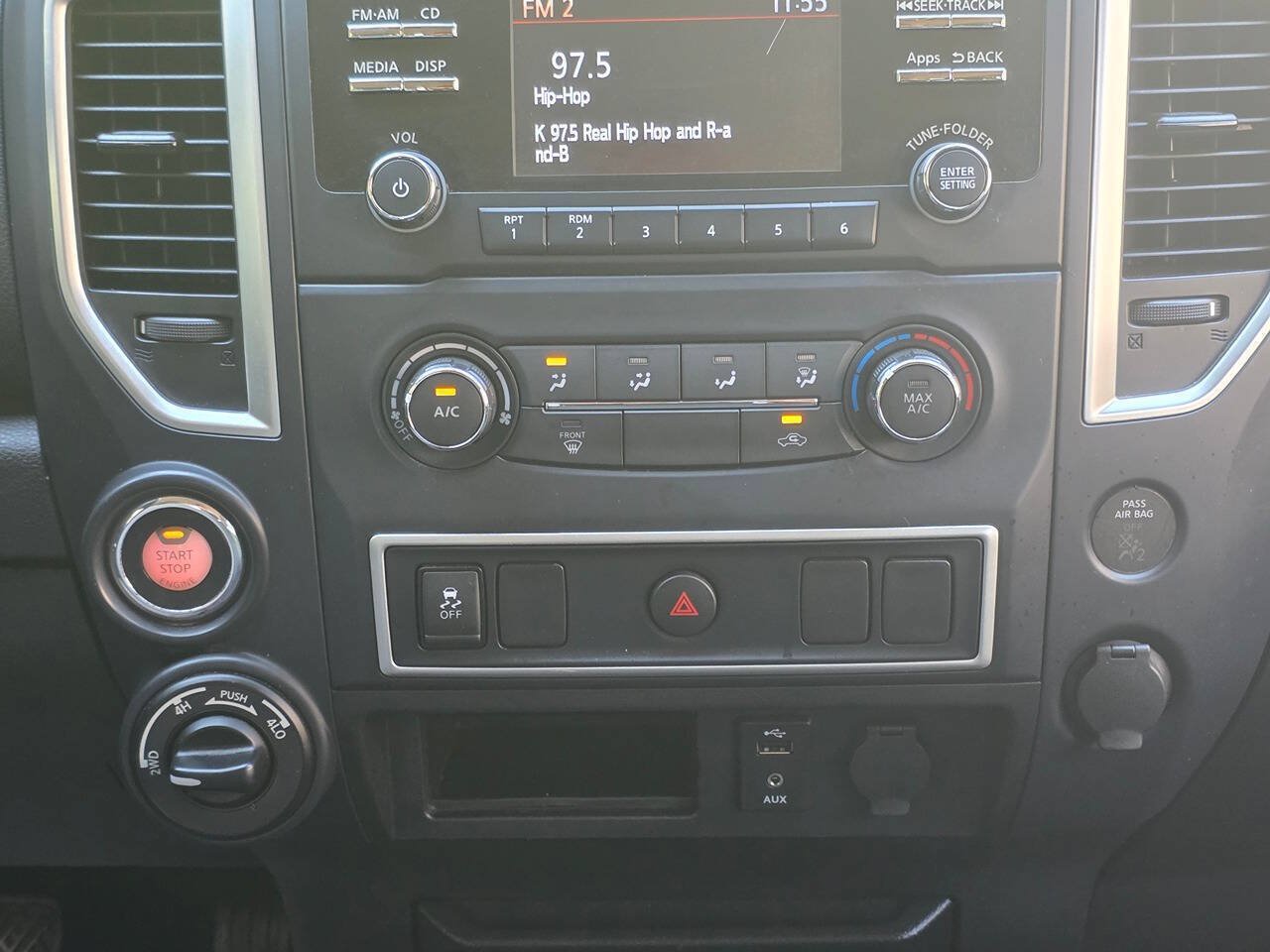 Used 2017 Nissan Titan S AWD/4WD image 23