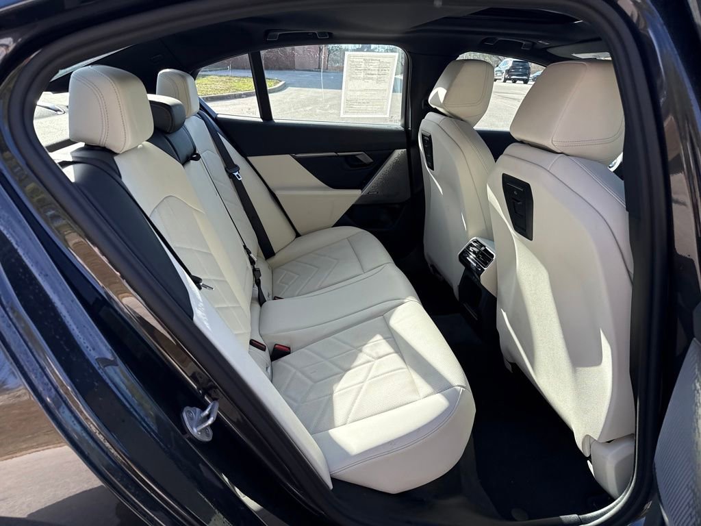 Used 2025 BMW 530i xDrive w/ Premium Package image 30