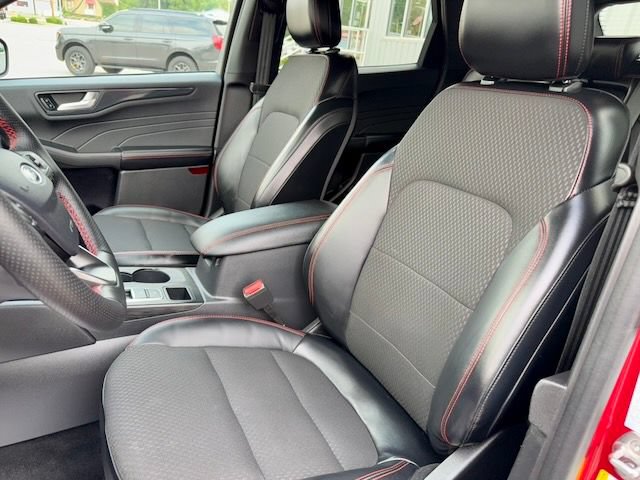 Used 2024 Ford Escape ST-Line w/ Tech Pack #1 FWD image 14
