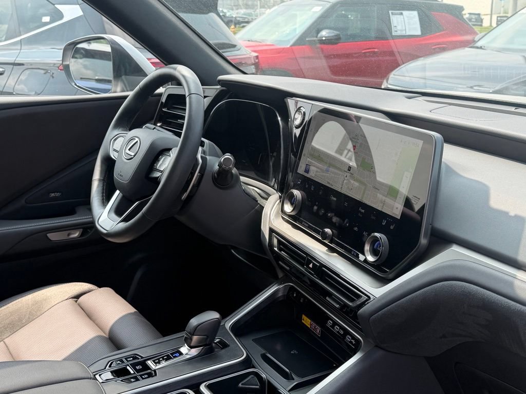 Used 2025 Lexus TX 350 AWD w/ Technology Package image 16