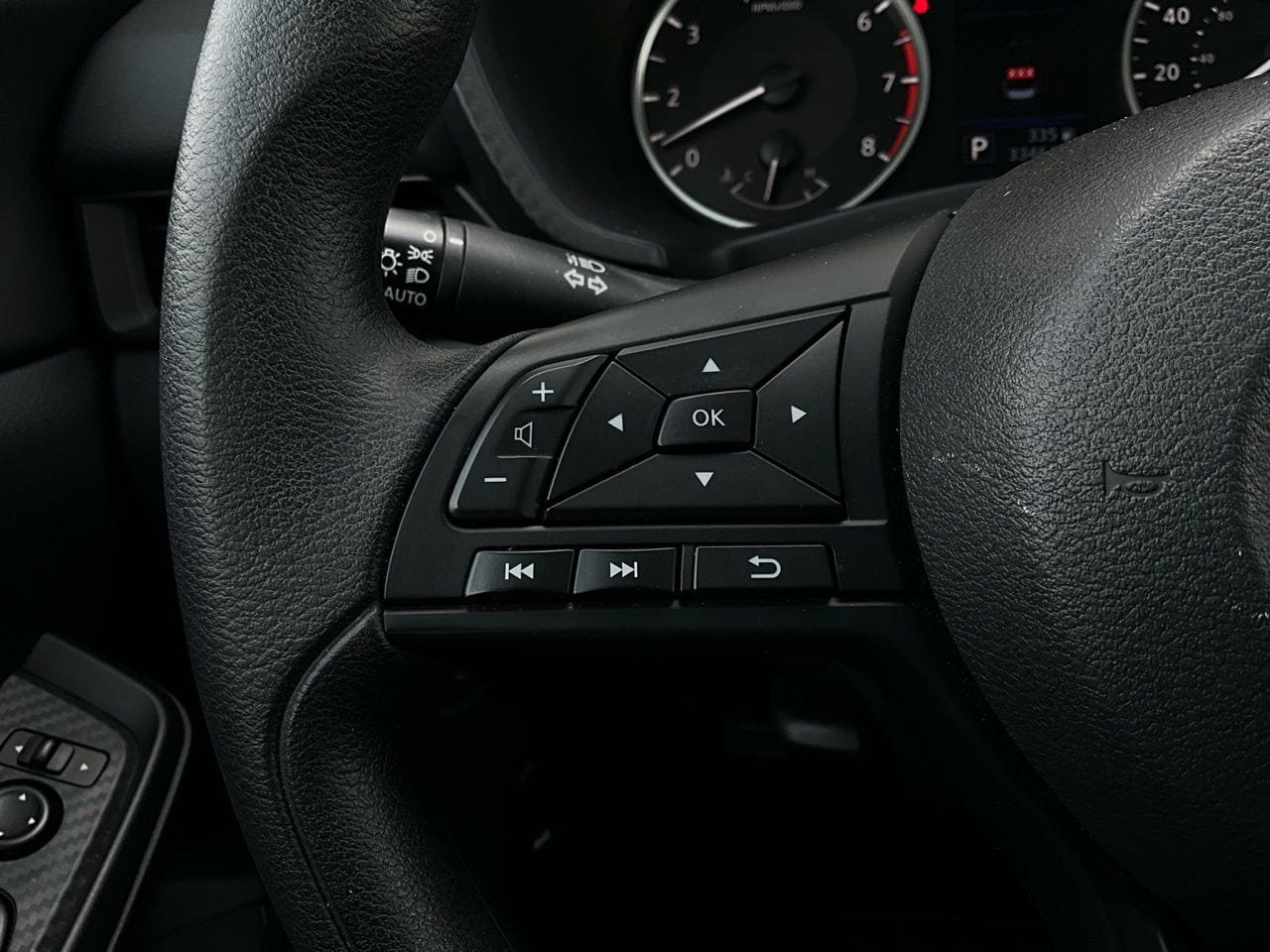Used 2025 Nissan Sentra S image 29