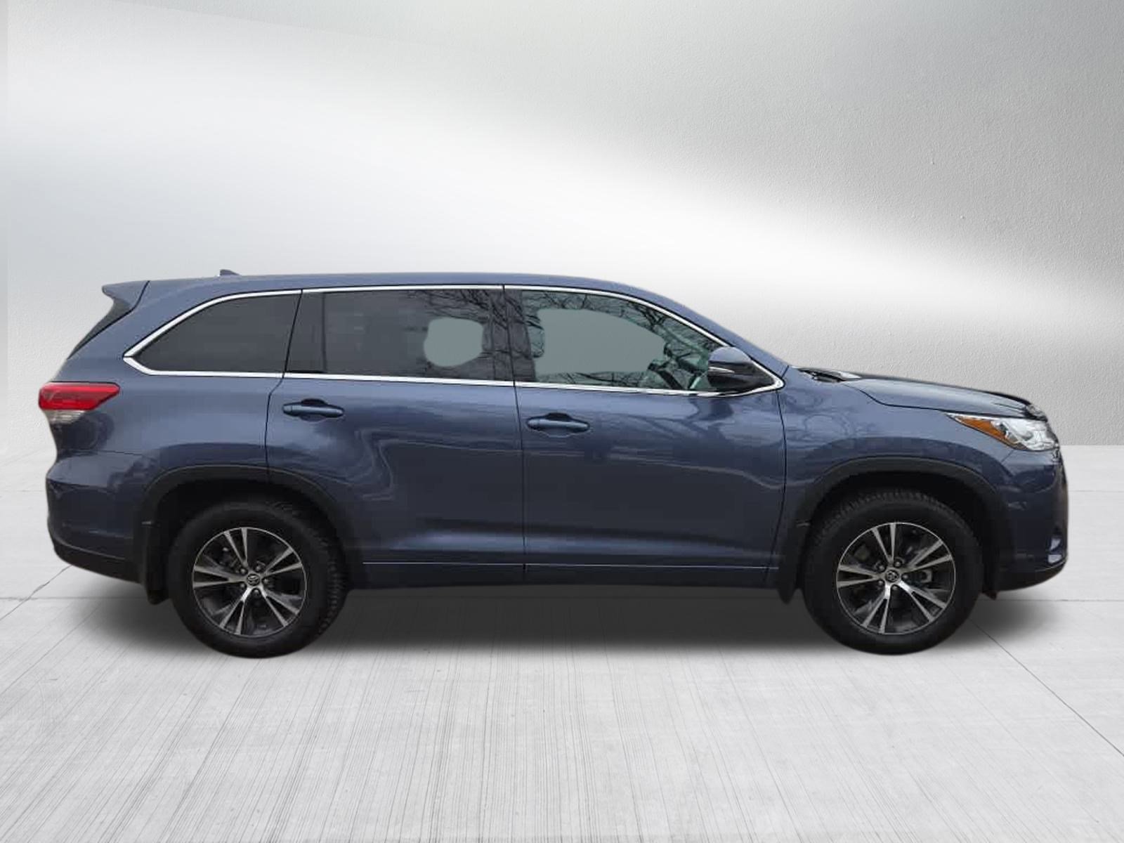 Used 2018 Toyota Highlander Plus image 2