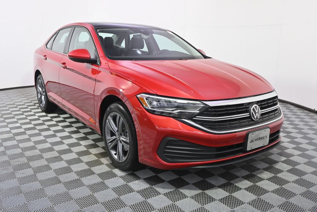 Used 2023 Volkswagen Jetta SE w/ Panoramic Sunroof Package FWD image 9