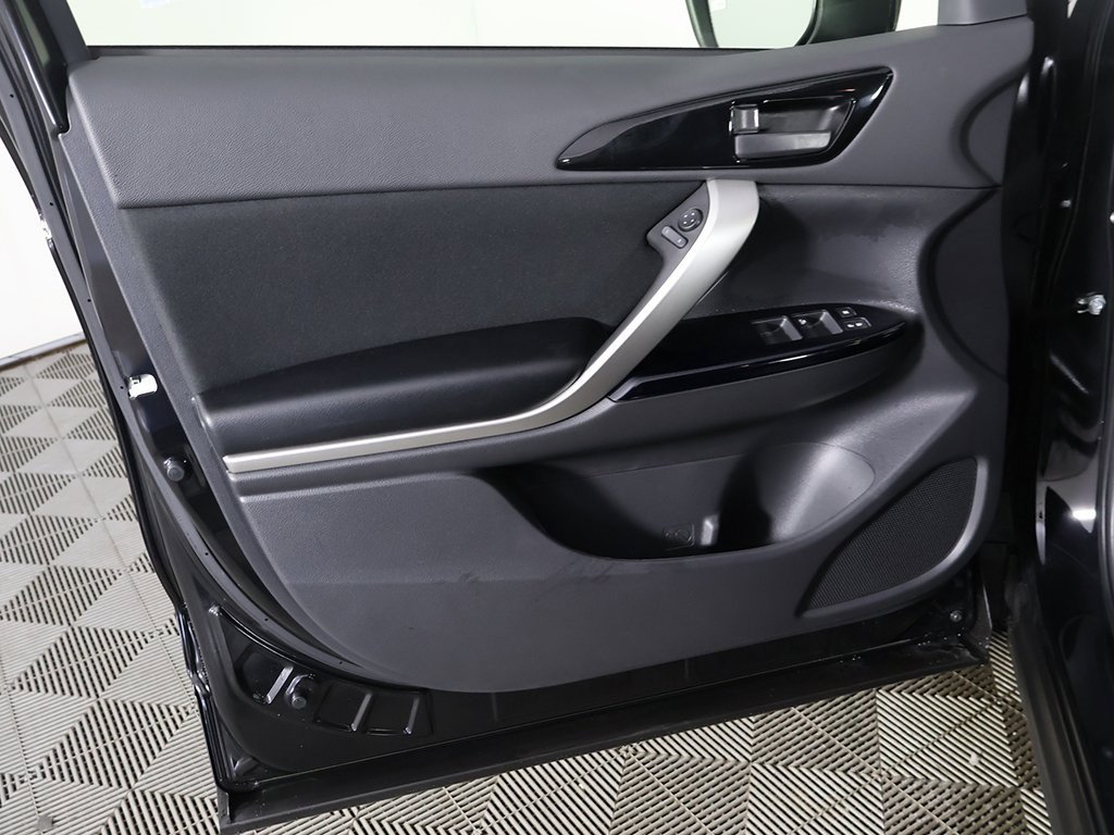 New 2025 Mitsubishi Eclipse Cross LE image 18