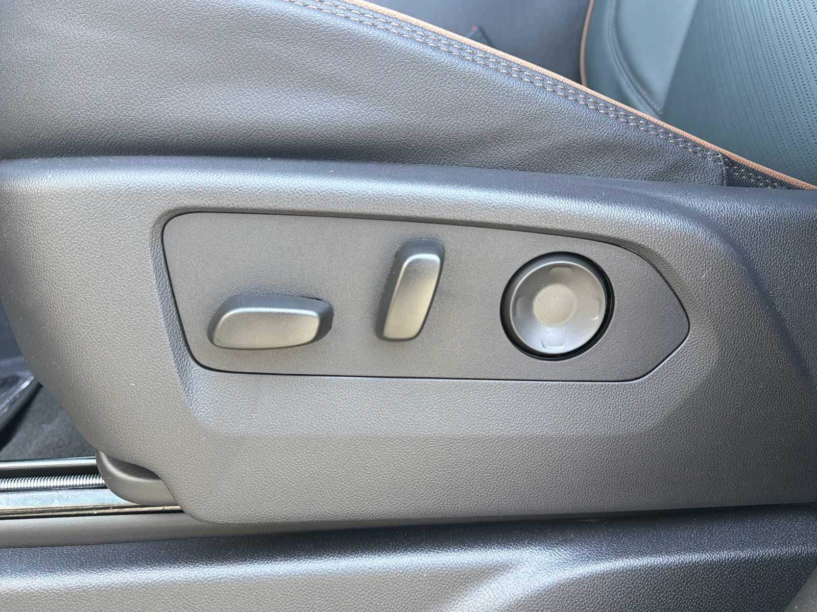 New 2026 GMC Yukon AT4 w/ AT4 Premium Package AWD/4WD image 19