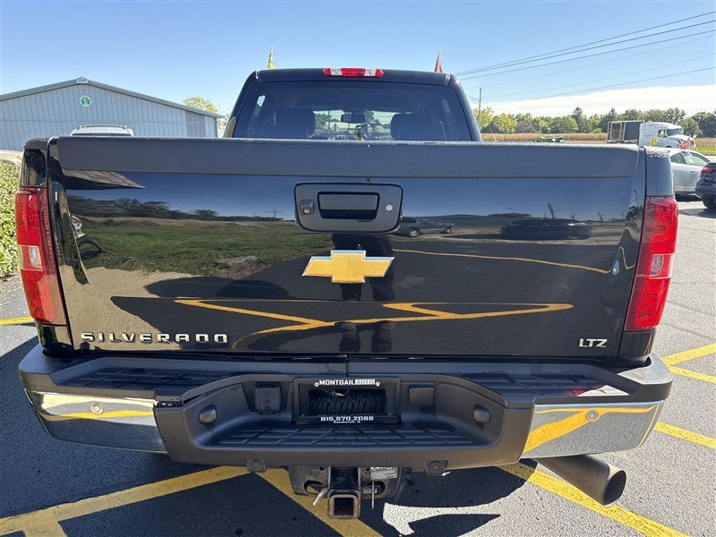Used 2014 Chevrolet Silverado 2500 LTZ w/ LTZ Plus Package AWD/4WD image 4