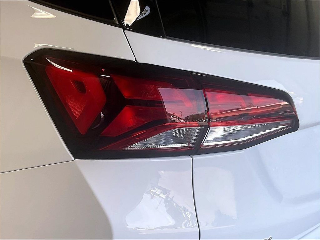 Used 2023 Chevrolet Equinox LT AWD/4WD image 33