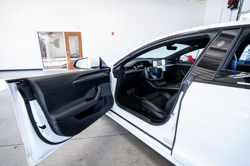 Used 2022 Tesla Model S image 29