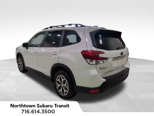 Certified 2022 Subaru Forester Premium image 3