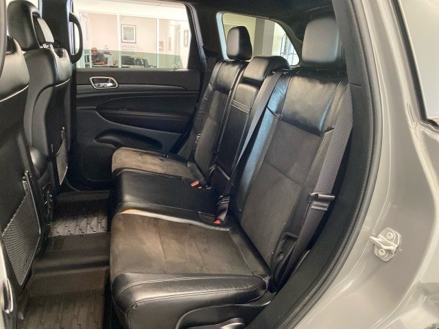 Used 2022 Jeep Grand Cherokee Laredo X AWD/4WD image 9