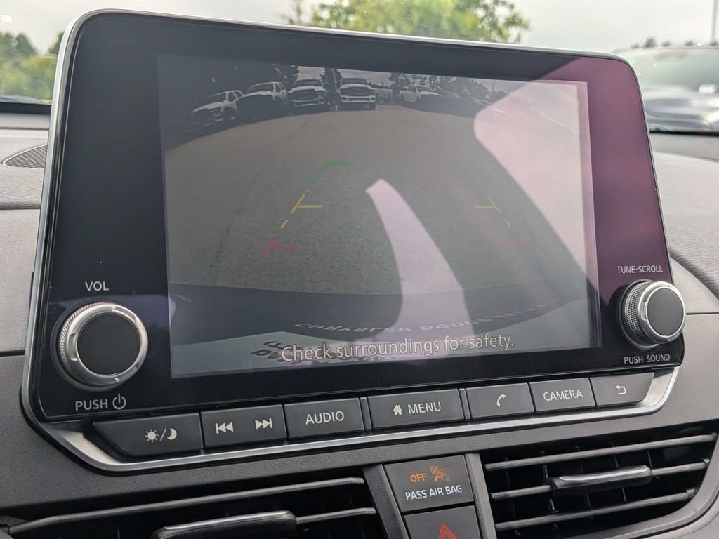 Used 2025 Nissan Altima 2.5 SV FWD image 19