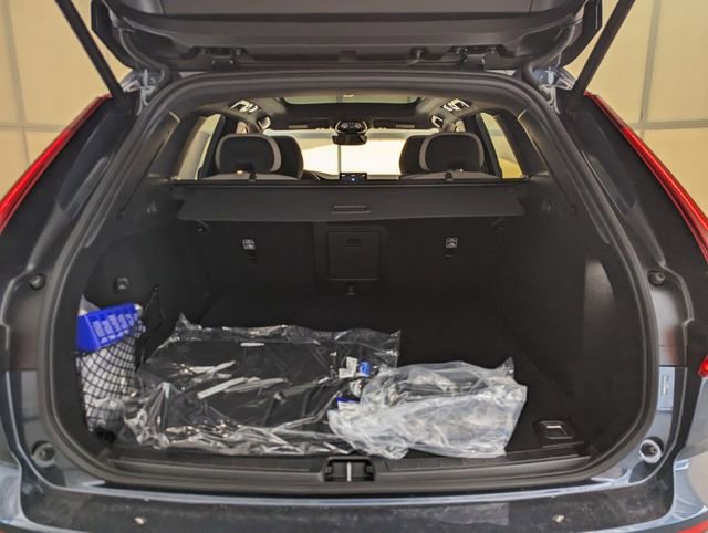 New 2026 Volvo XC60 T8 Core image 14