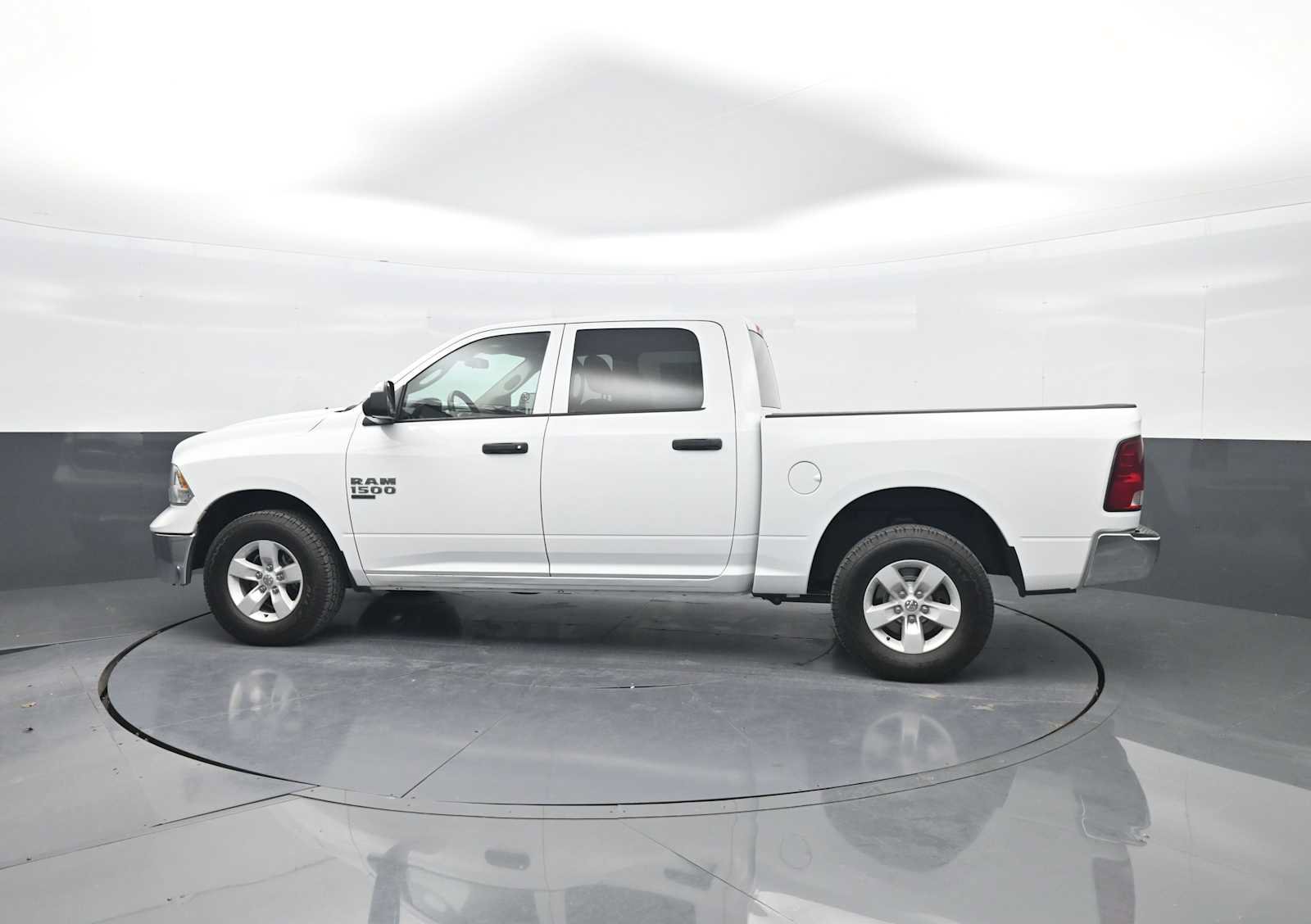 Used 2022 RAM 1500 Tradesman w/ Chrome Appearance Group AWD/4WD image 5