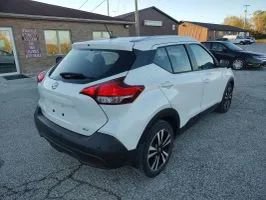 Used 2020 Nissan Kicks SV FWD image 8