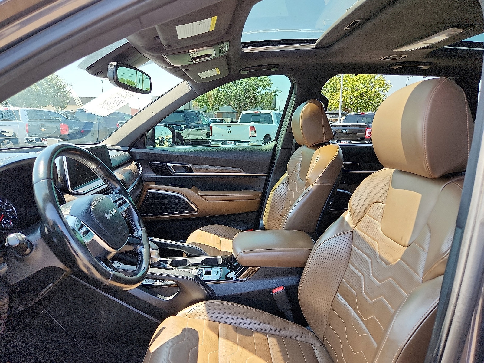 Used 2022 Kia Telluride SX w/ SX Prestige Package image 12