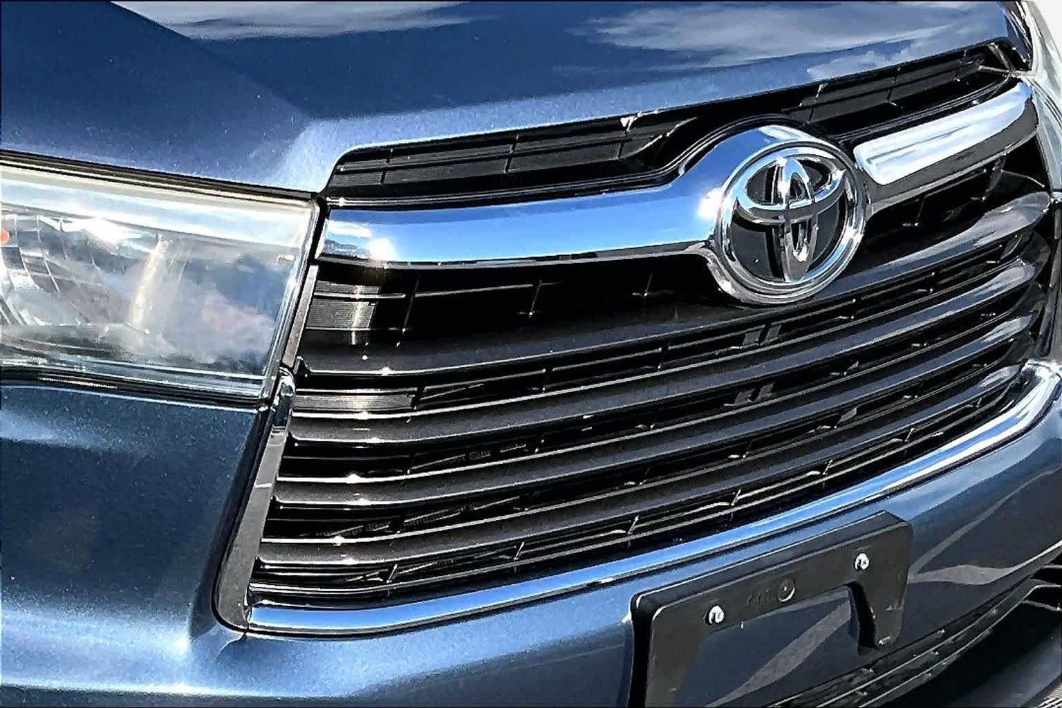 Used 2016 Toyota Highlander XLE AWD/4WD image 30