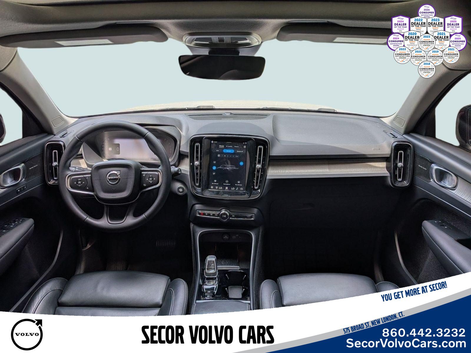 Used 2024 Volvo XC40 B5 Plus w/ Protection Package Premier AWD/4WD image 22