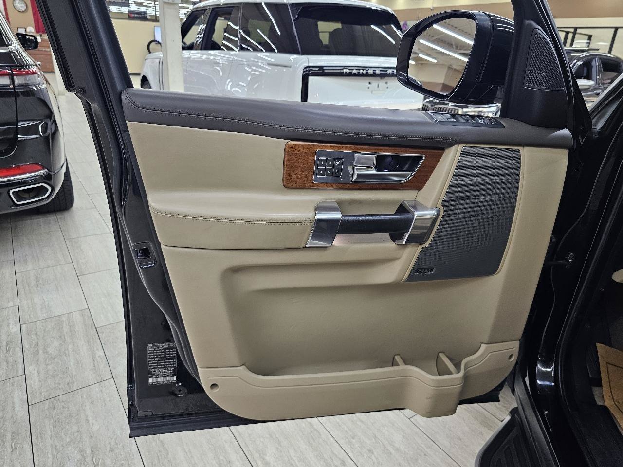 Used 2016 Land Rover LR4 HSE LUX AWD/4WD image 43