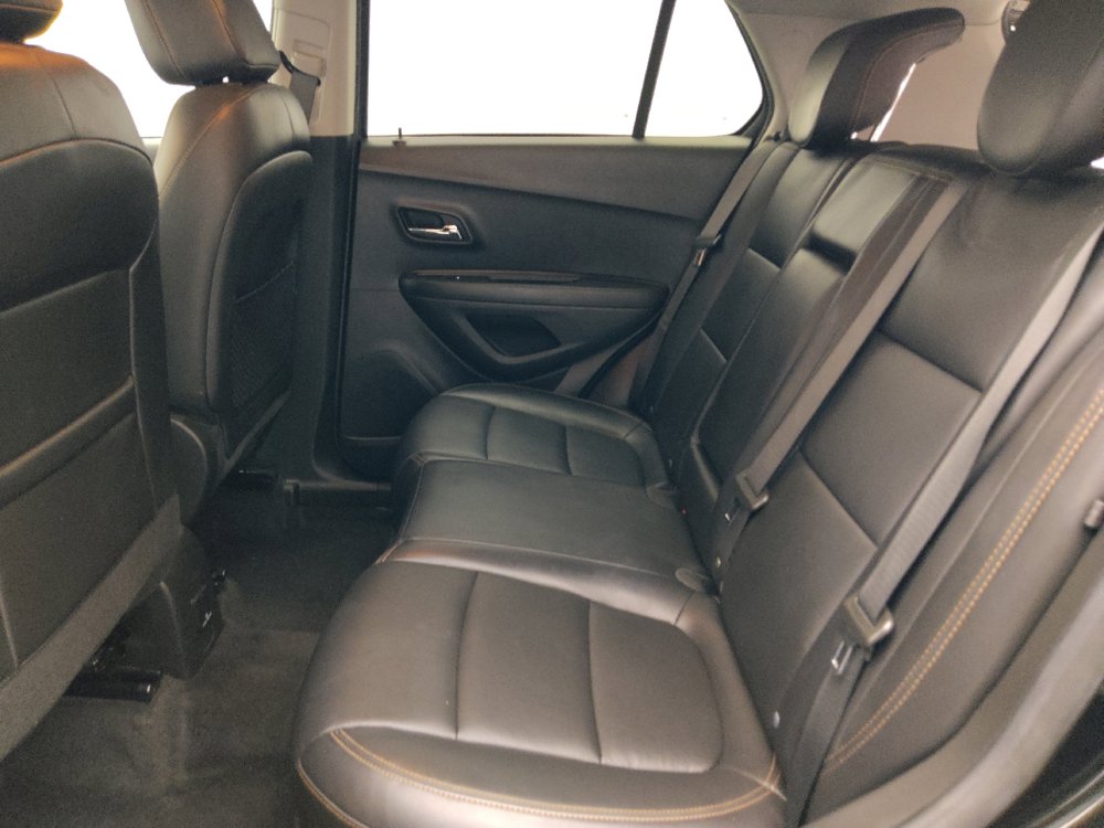 Used 2021 Chevrolet Trax LT w/ Redline Edition FWD image 18