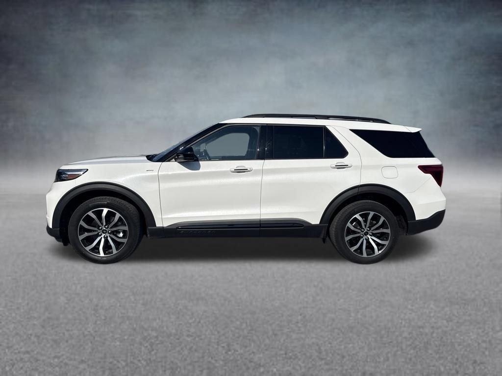 Used 2023 Ford Explorer ST-Line AWD/4WD image 2