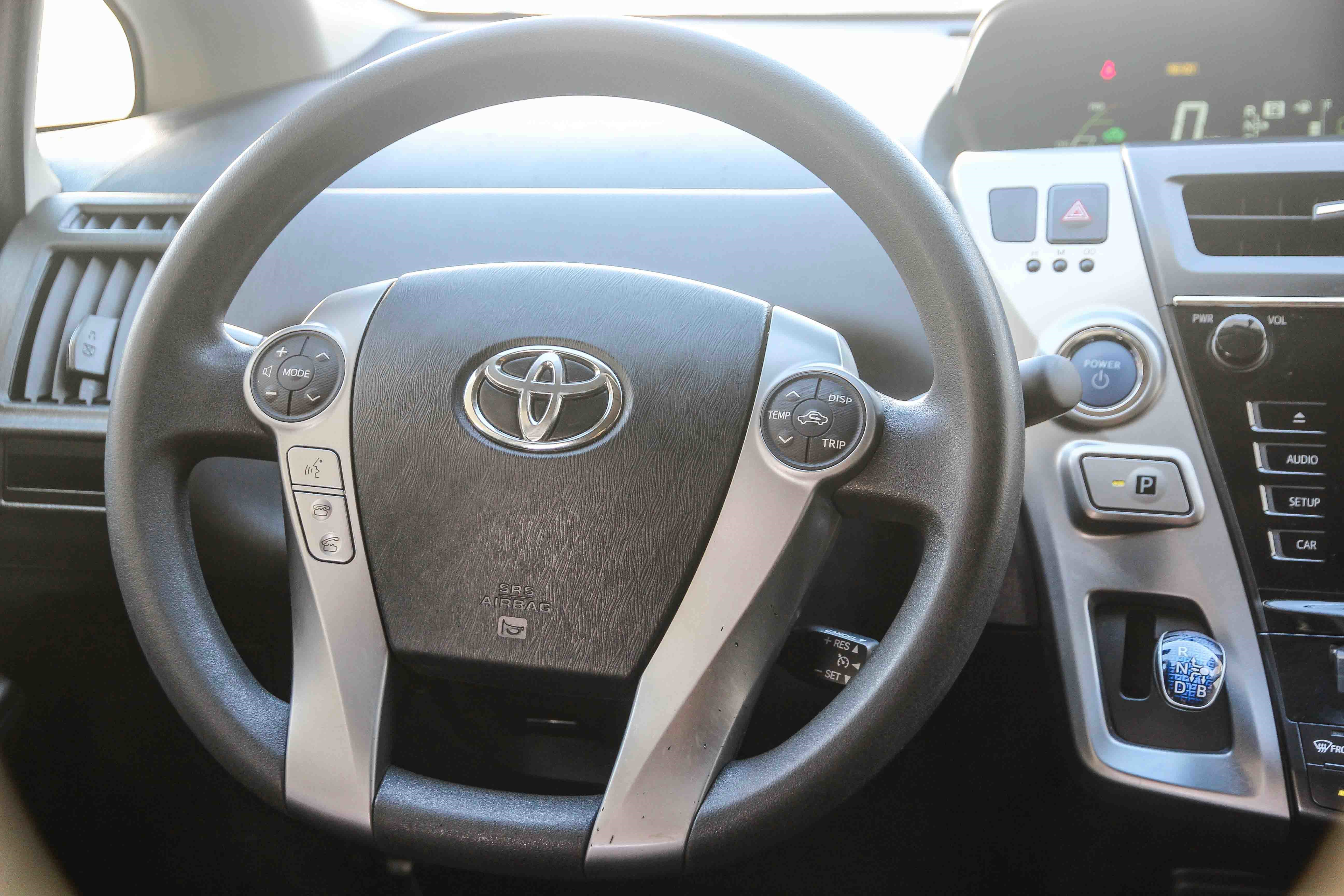 Used 2017 Toyota Prius V Five image 24