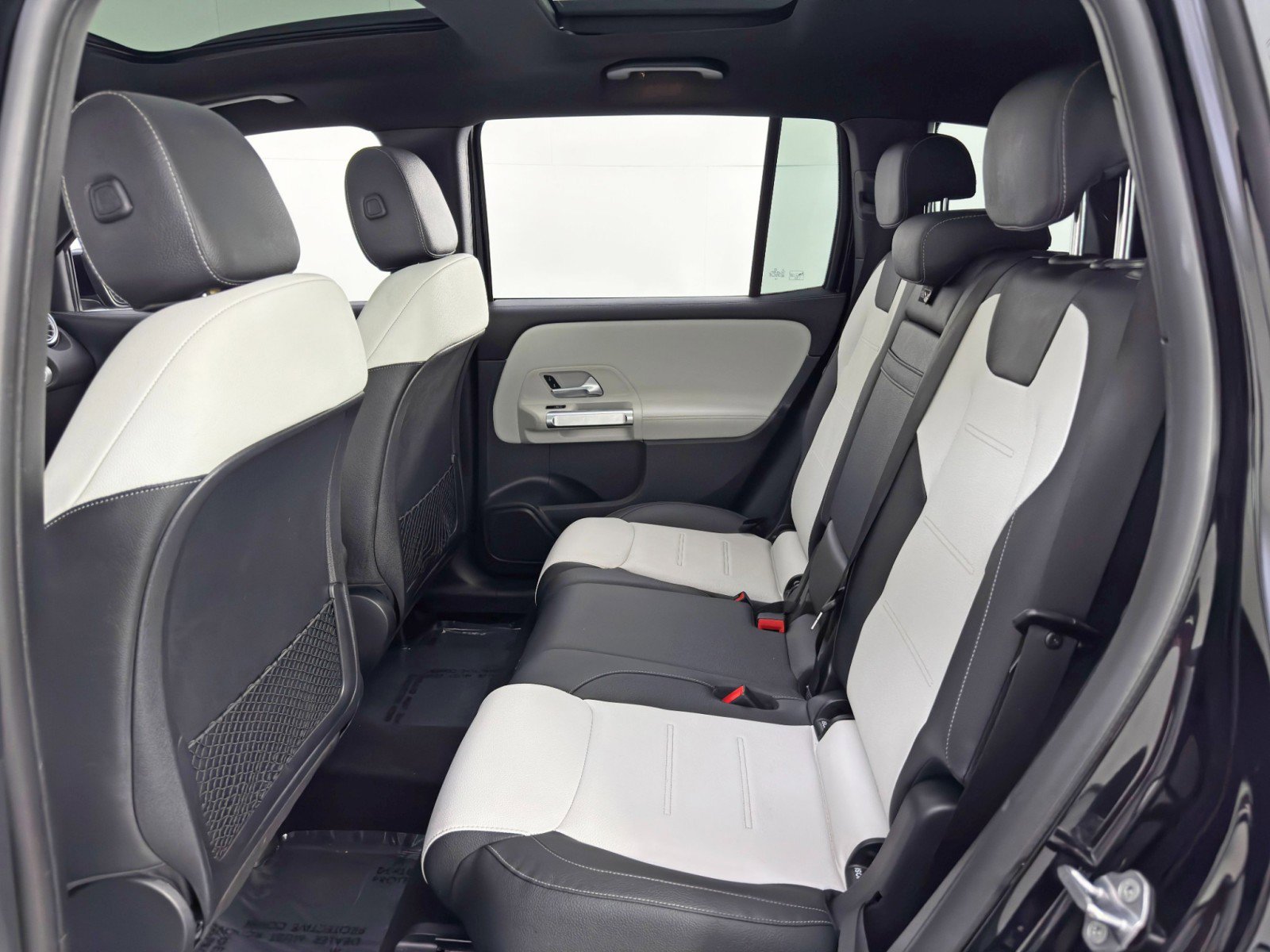 Used 2023 Mercedes-Benz GLB 250 image 43