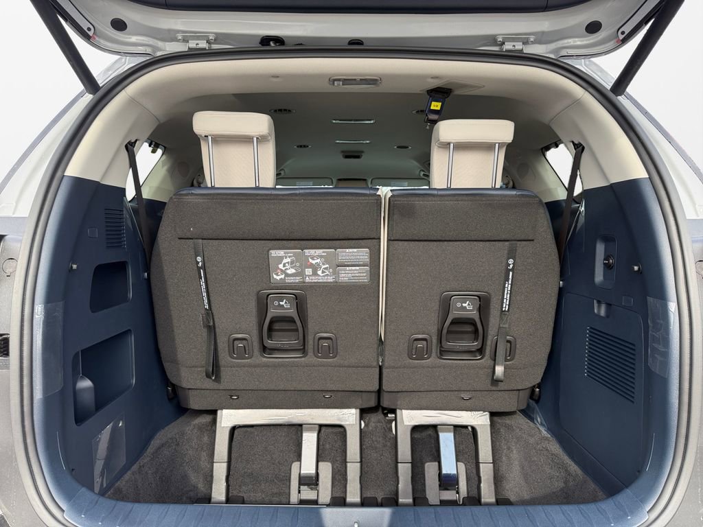 New 2026 Kia Carnival EX FWD image 18
