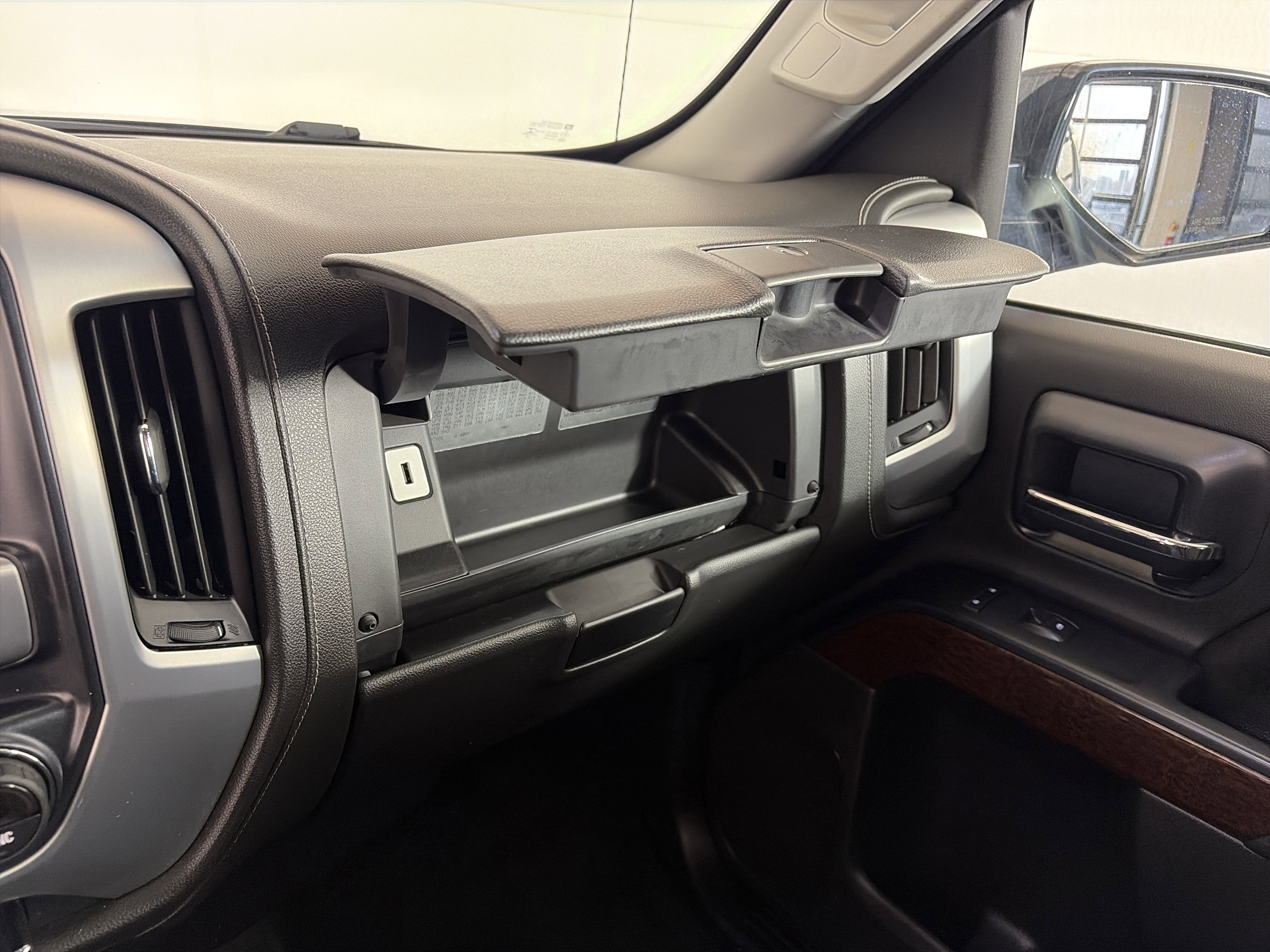 Used 2016 GMC Sierra 1500 SLE w/ SLE Value Package image 29