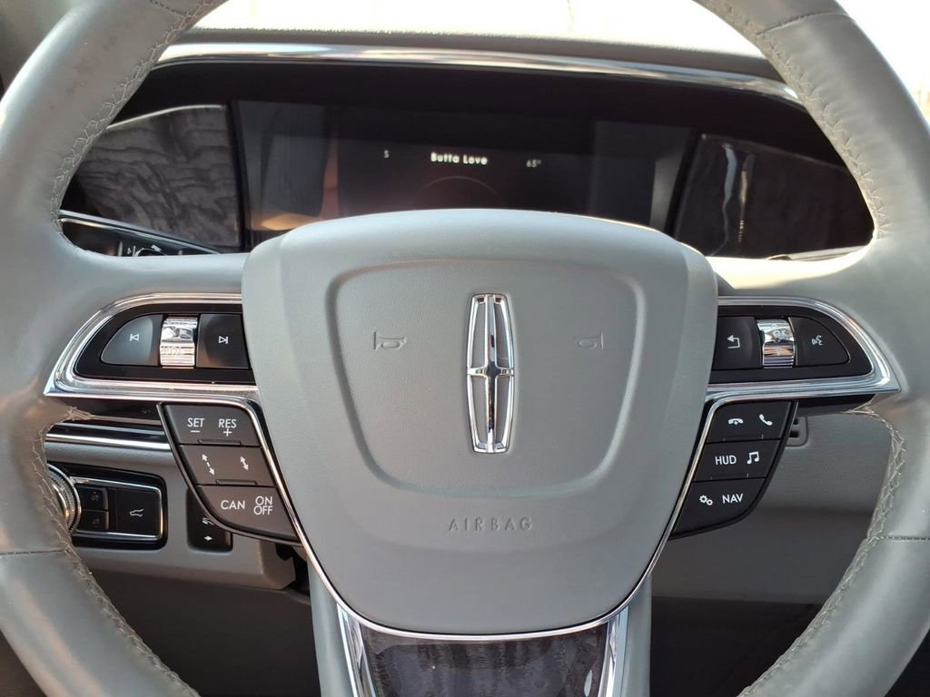 Used 2021 Lincoln Navigator Reserve w/ Luxury Package AWD/4WD image 23