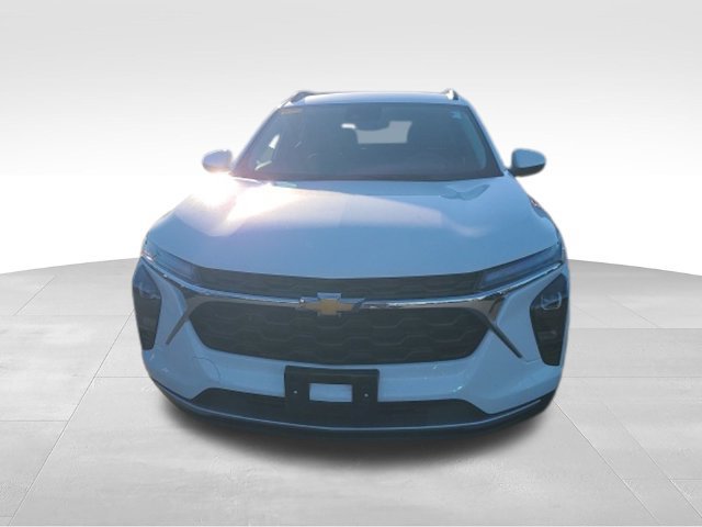 Used 2026 Chevrolet Trax LT FWD image 8