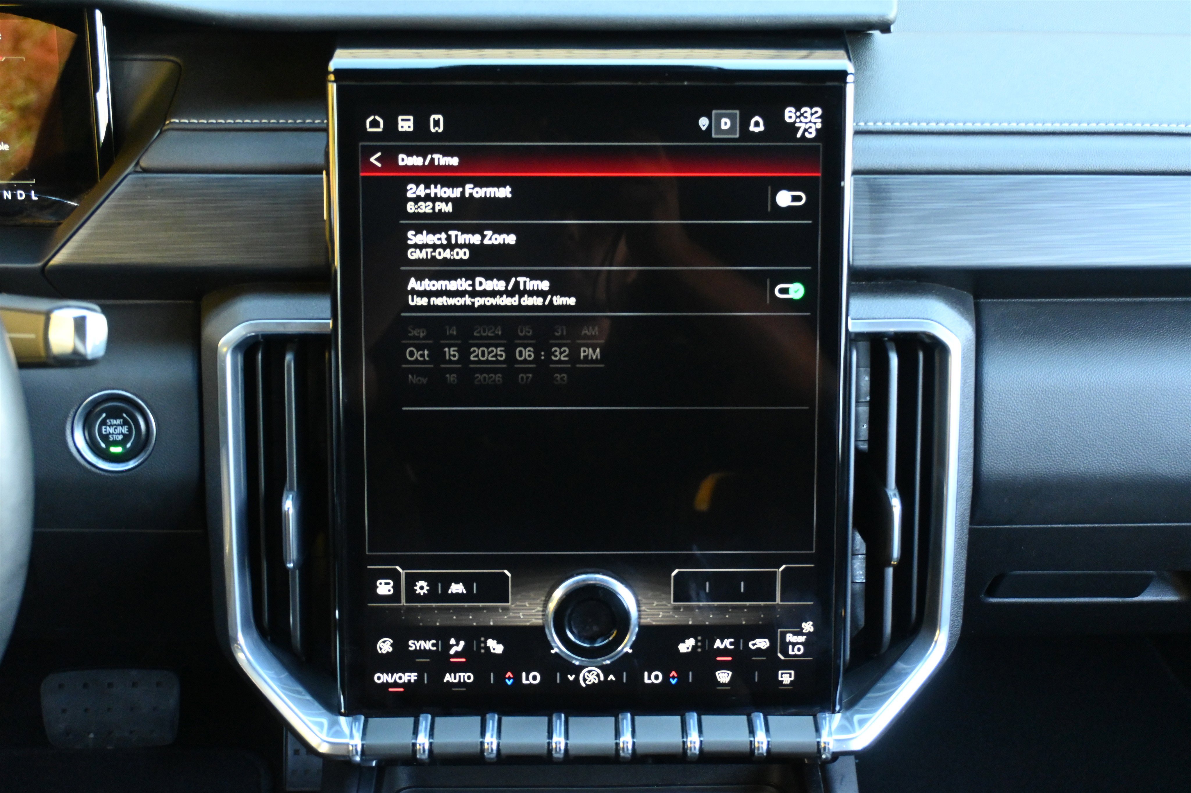 Used 2025 GMC Acadia Elevation image 28