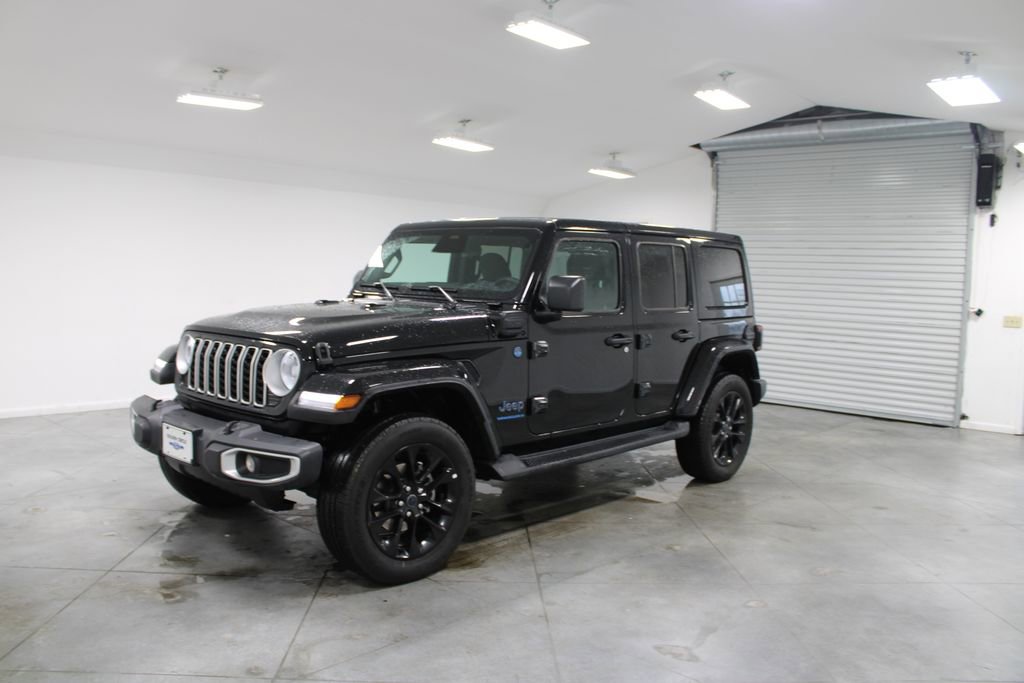 Used 2025 Jeep Wrangler Unlimited Sahara image 4