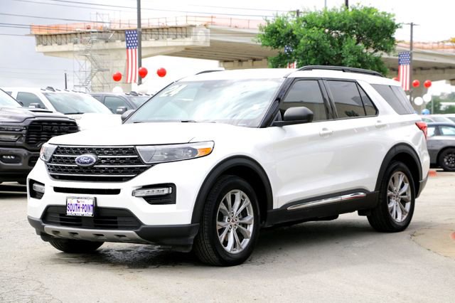 Used 2024 Ford Explorer XLT w/ Equipment Group 202A image 7