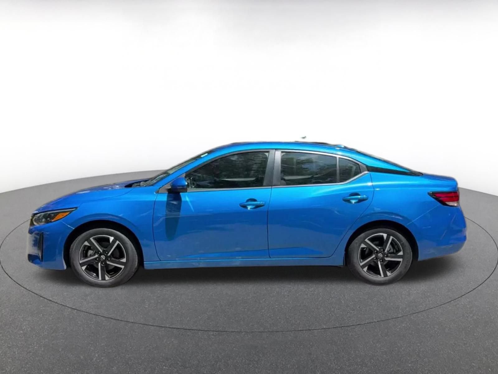 Used 2025 Nissan Sentra SV FWD image 8