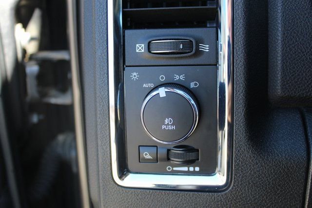 Used 2014 RAM 3500 Laramie image 15