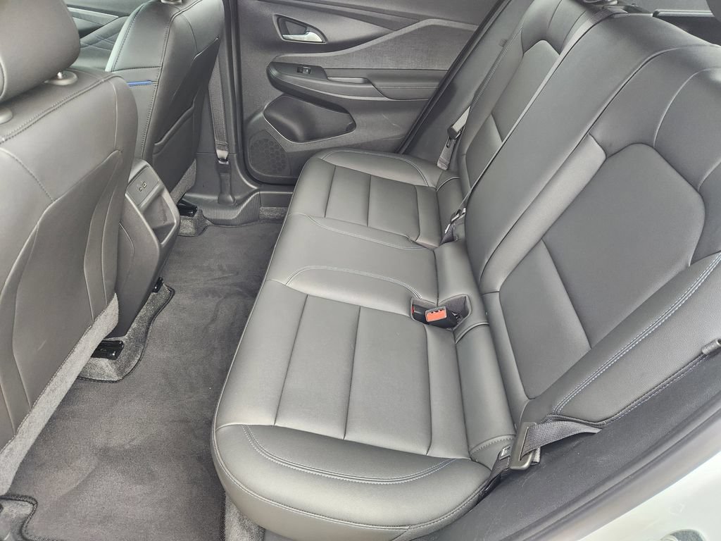 Used 2025 Buick Envista Sport Touring w/ Convenience II Package FWD image 29