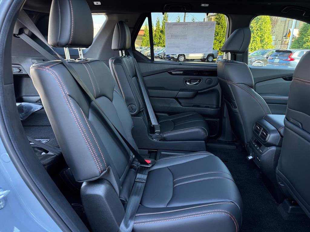 New 2025 Honda Pilot TrailSport image 9