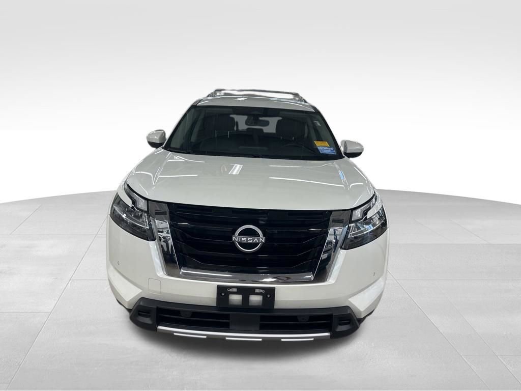 Used 2024 Nissan Pathfinder SL AWD/4WD image 5