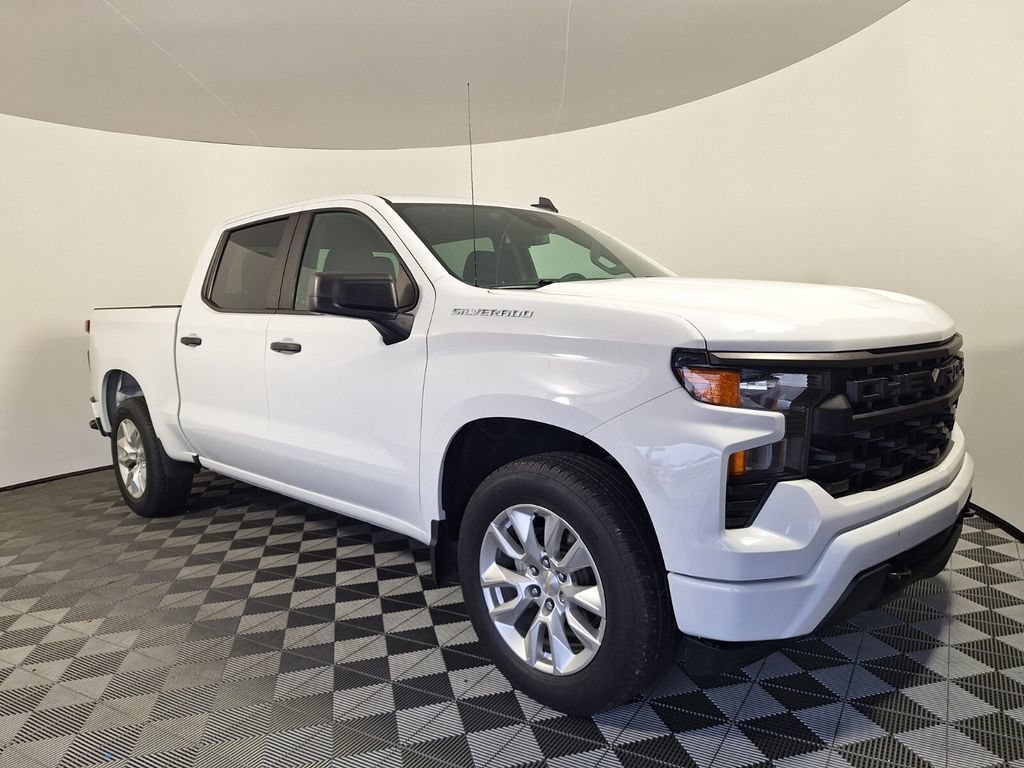 Used 2023 Chevrolet Silverado 1500 Custom RWD image 3