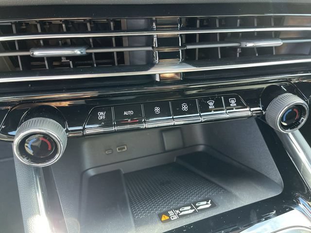 New 2026 Chevrolet Traverse LT w/ Driver Confidence Package AWD/4WD image 19