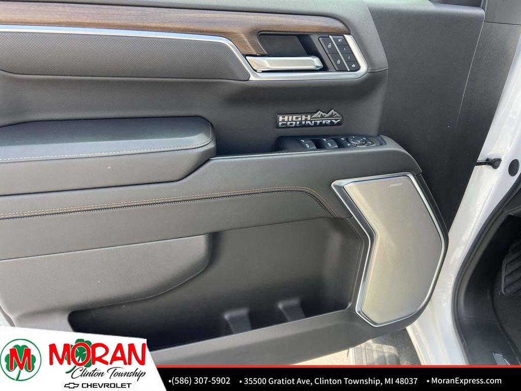 Certified 2025 Chevrolet Silverado 1500 High Country w/ High Country Premium Package AWD/4WD image 16