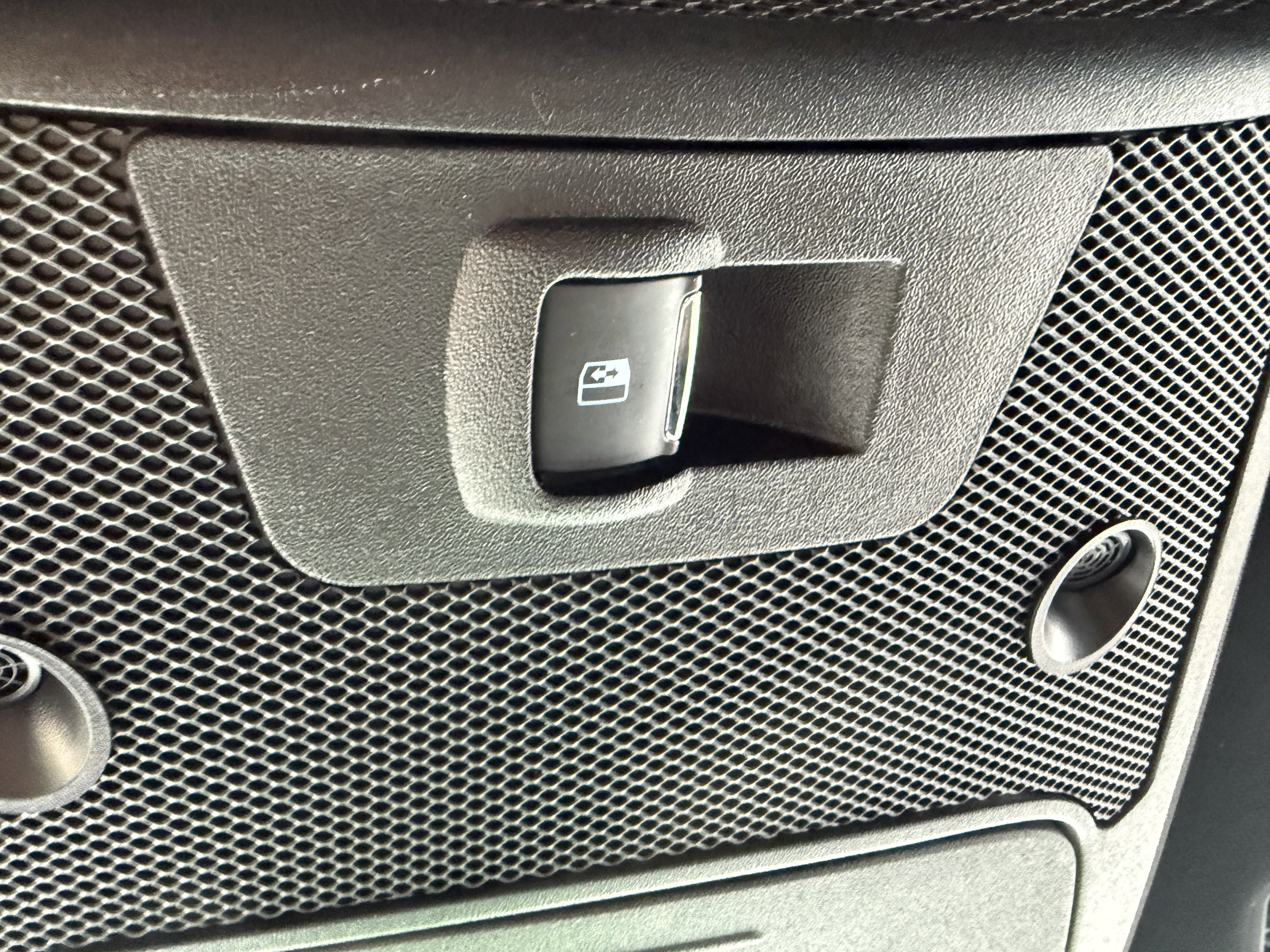 Used 2020 Ford F150 Lariat image 34