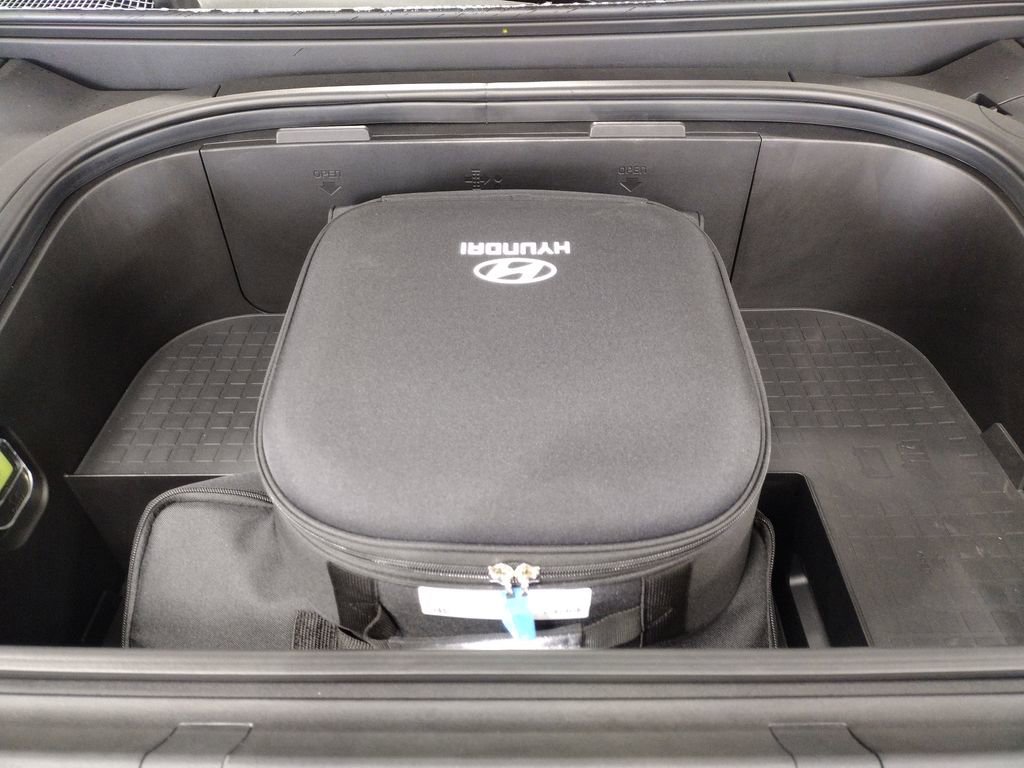 New 2026 Hyundai Ioniq 9 SEL image 6