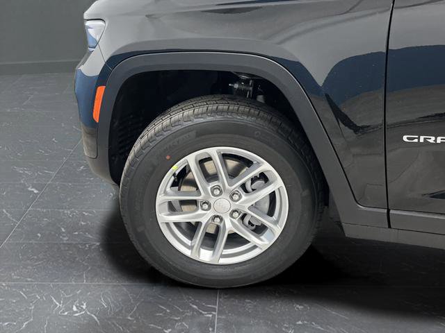 New 2025 Jeep Grand Cherokee Laredo X w/ Trailer Tow Package image 33