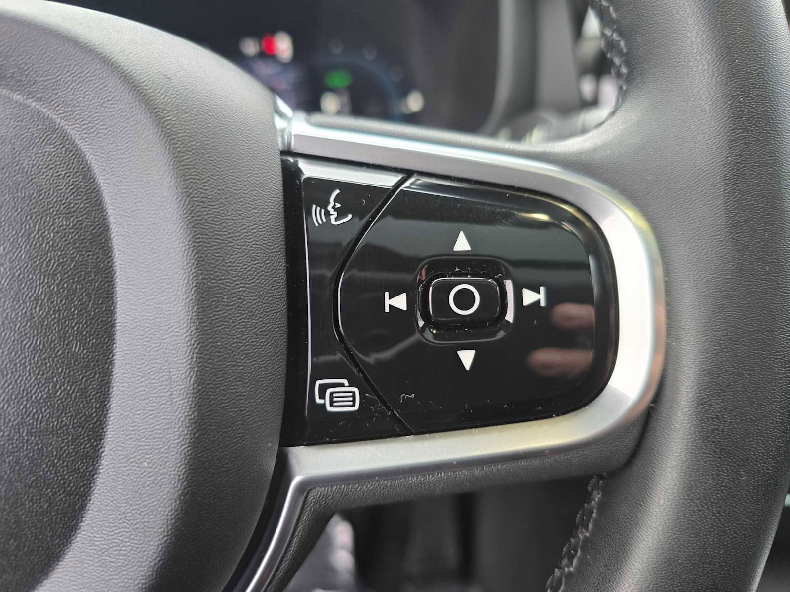 Certified 2023 Volvo S60 T8 Plus w/ Climate Package image 28