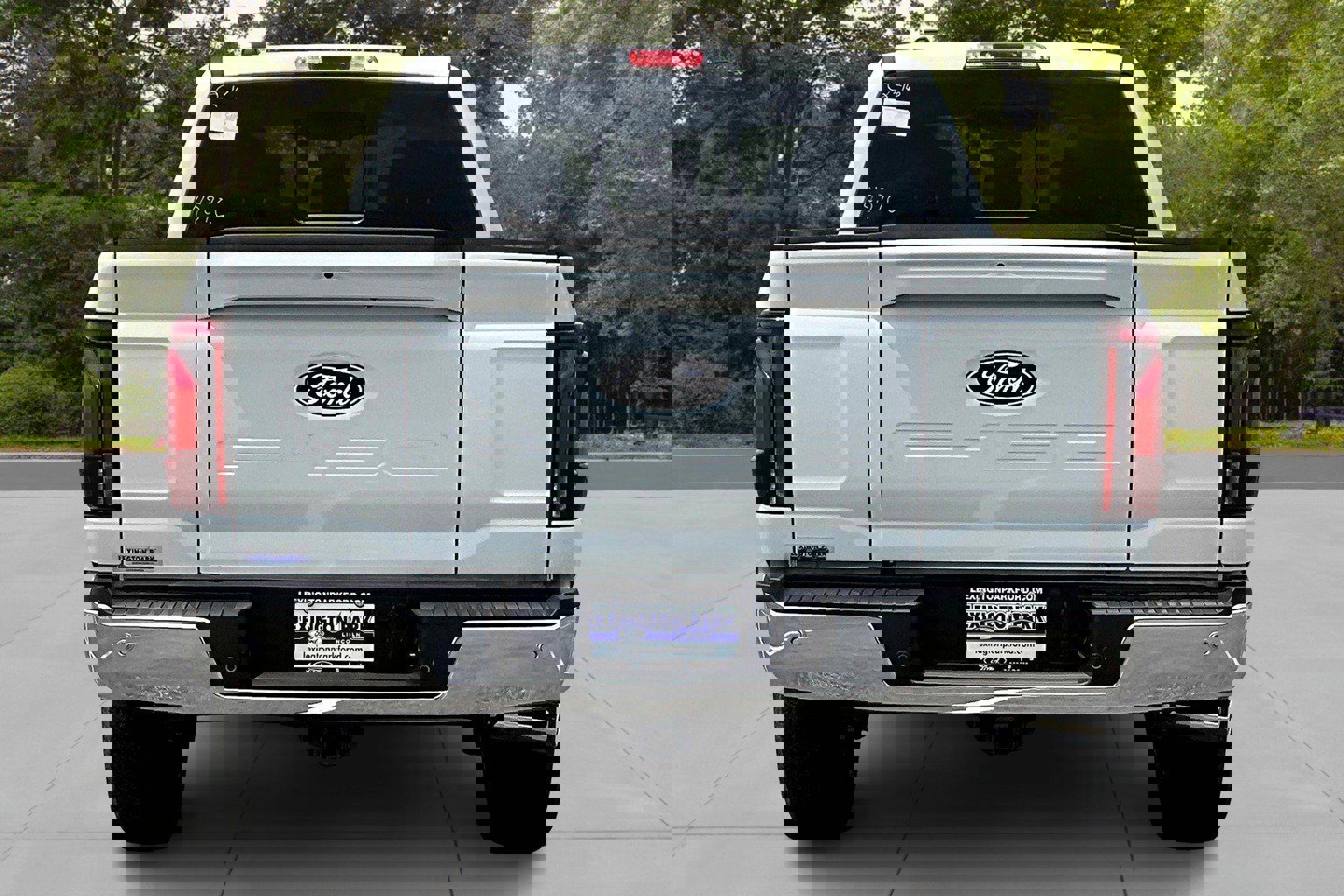 New 2025 Ford F150 Lariat w/ Equipment Group 502A High image 4