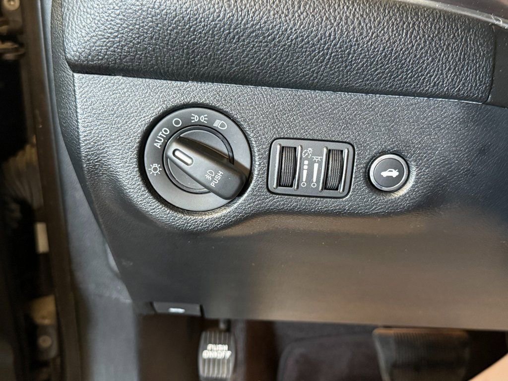 Used 2018 Dodge Challenger SXT w/ Blacktop Package image 18