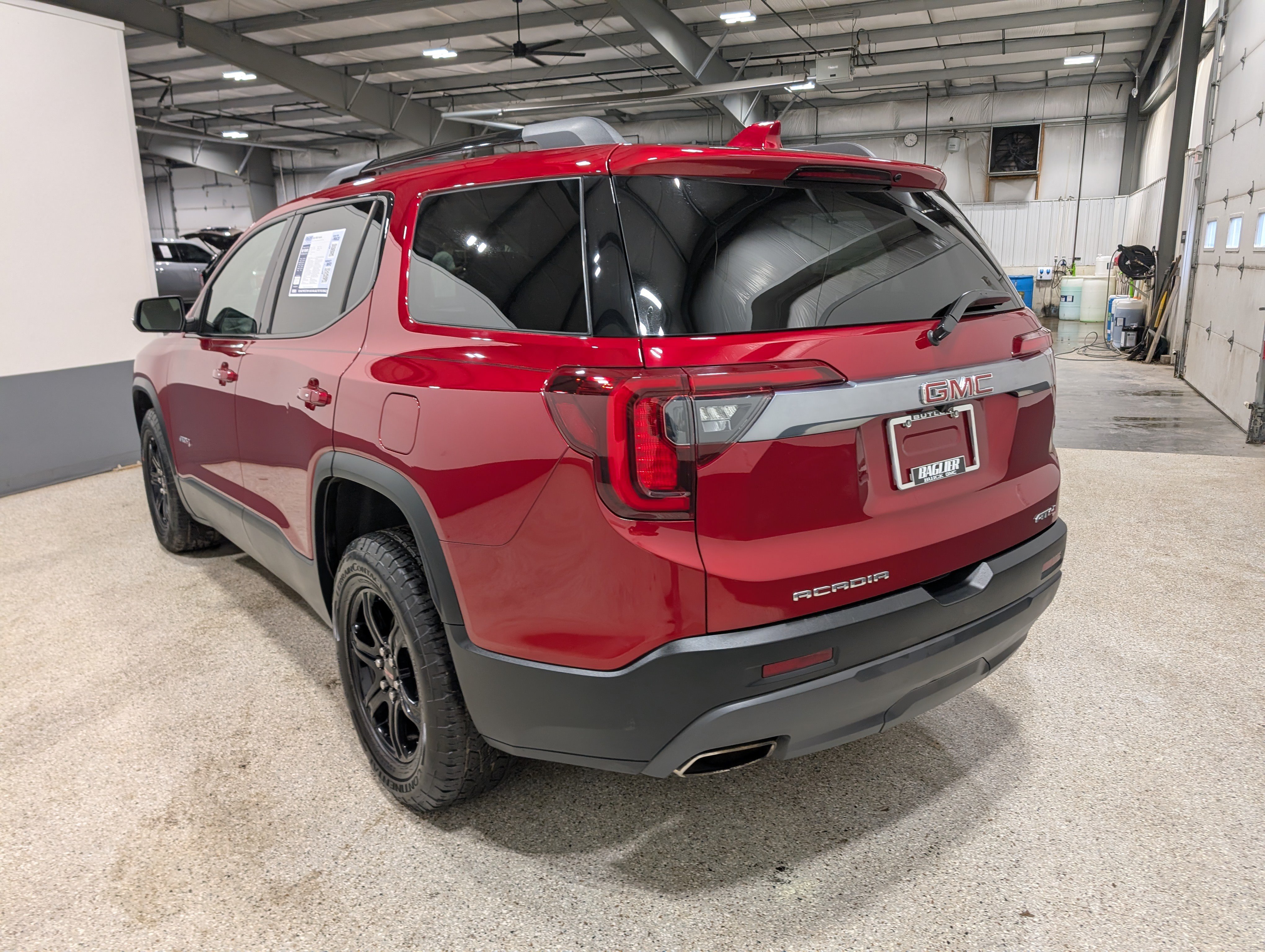 Used 2023 GMC Acadia AT4 w/ Technology Package AWD/4WD image 5