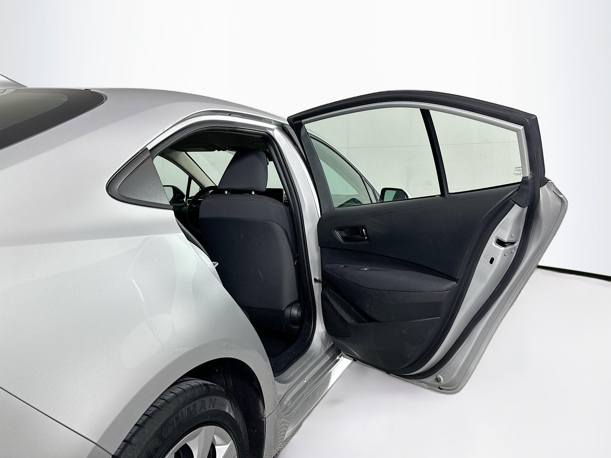 Used 2023 Toyota Corolla LE image 27