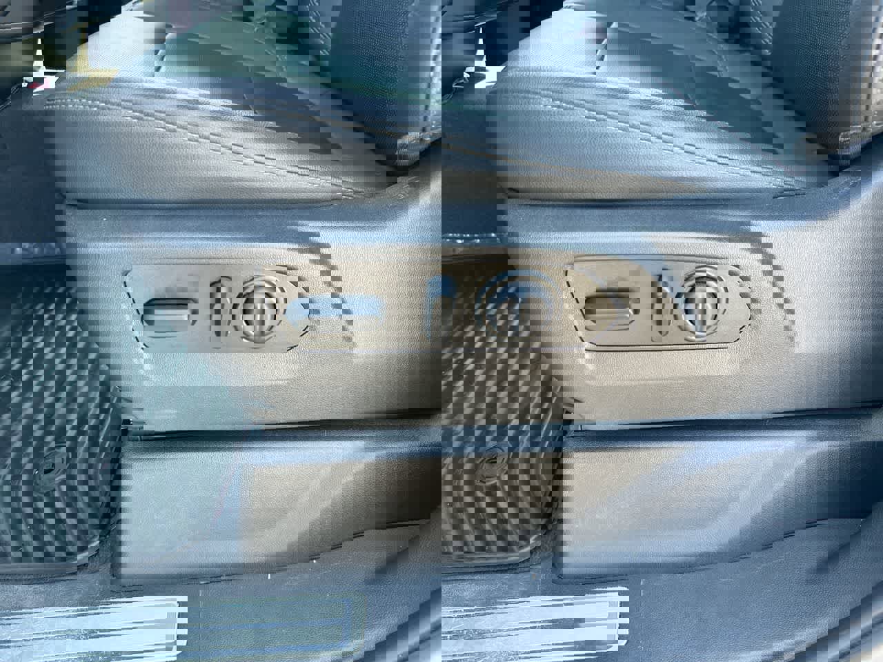 Used 2022 Chevrolet Silverado 3500 LTZ w/ Snow Plow Prep/Camper Package image 22